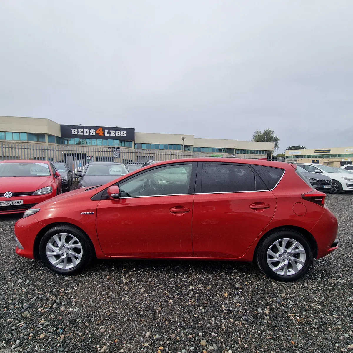 Toyota Auris Hatchback, Petrol Hybrid, 2017, Red