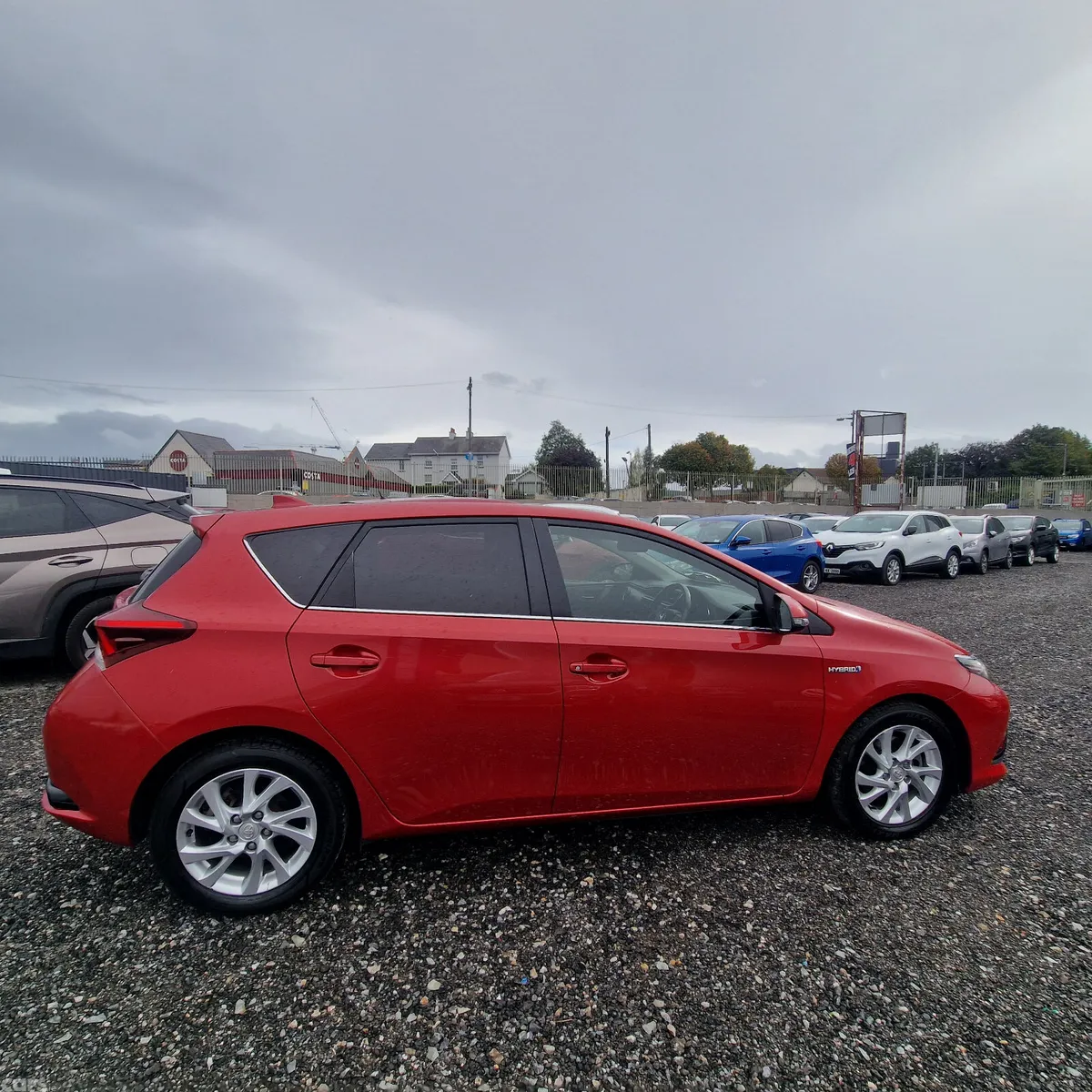 Toyota Auris Hatchback, Petrol Hybrid, 2017, Red
