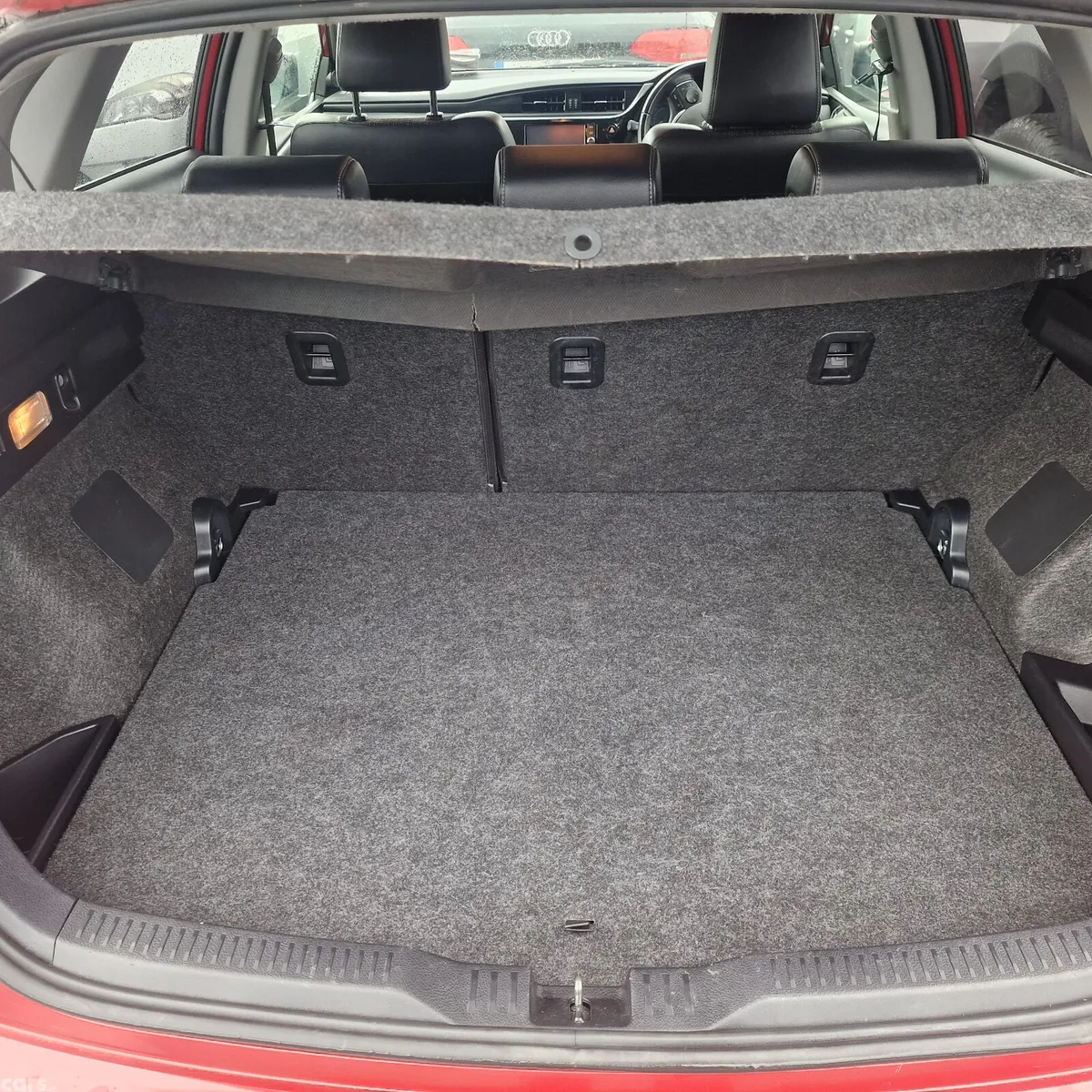 Toyota Auris Hatchback, Petrol Hybrid, 2017, Red