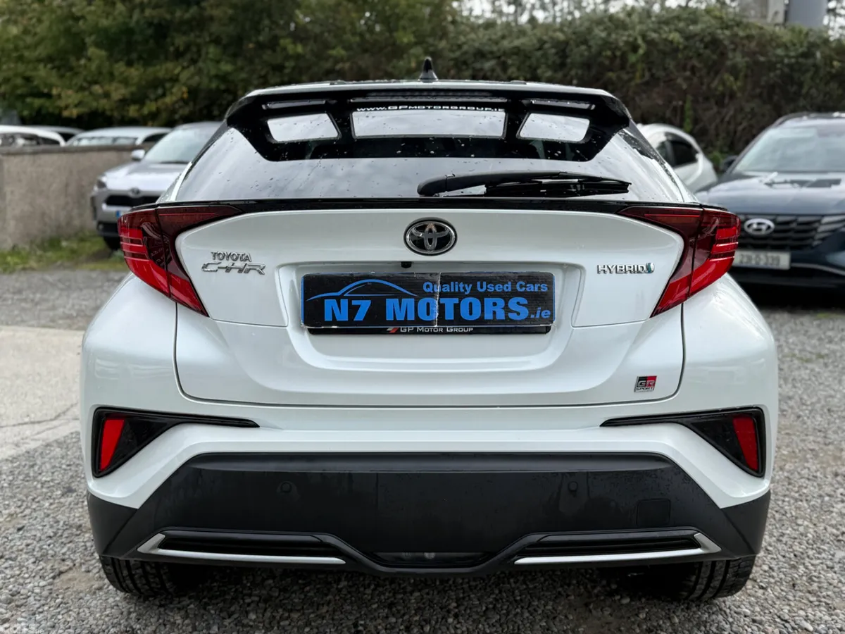 Toyota C-HR SUV, Petrol Hybrid, 2023, White