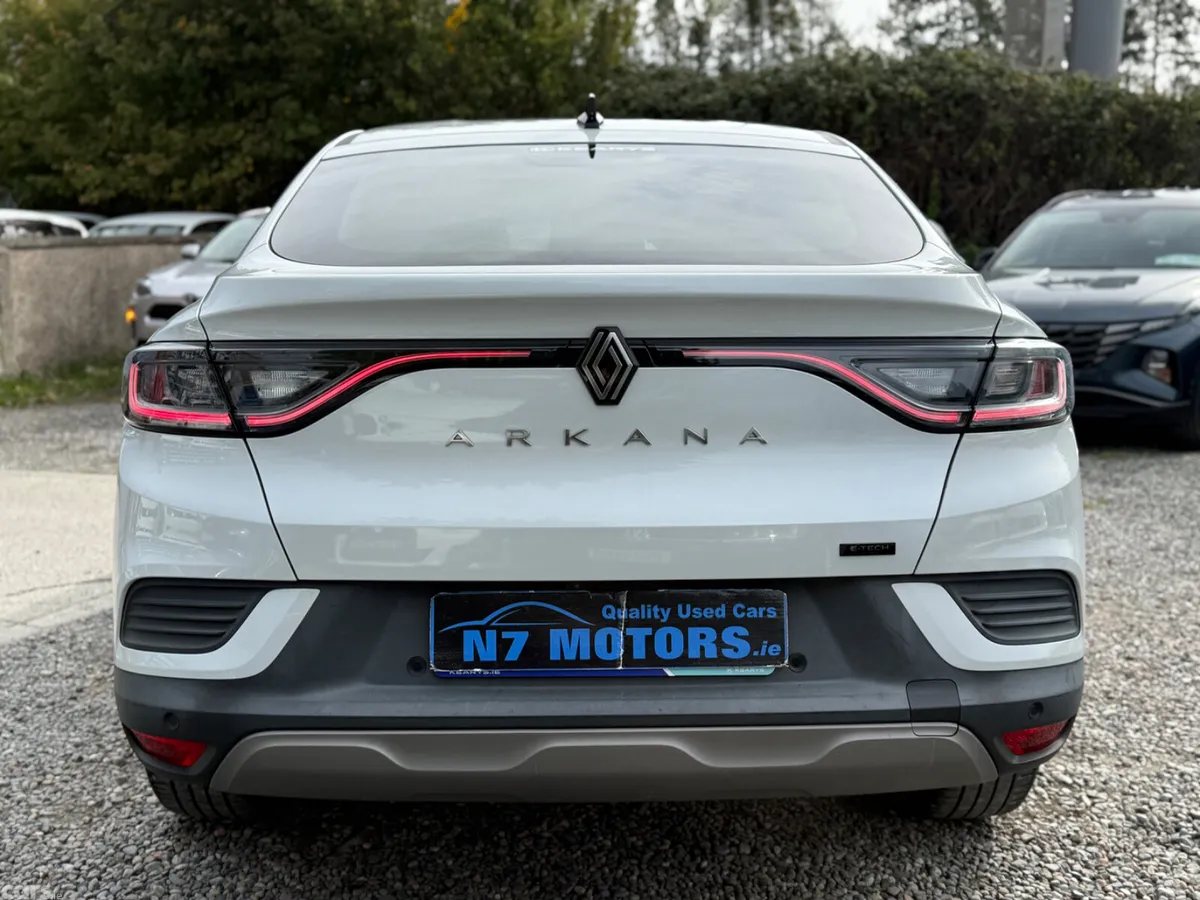 Renault Arkana Hatchback, Petrol Hybrid, 2025, White