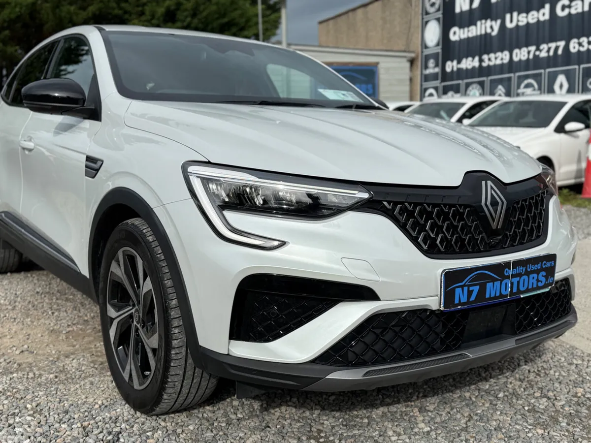 Renault Arkana Hatchback, Petrol Hybrid, 2025, White