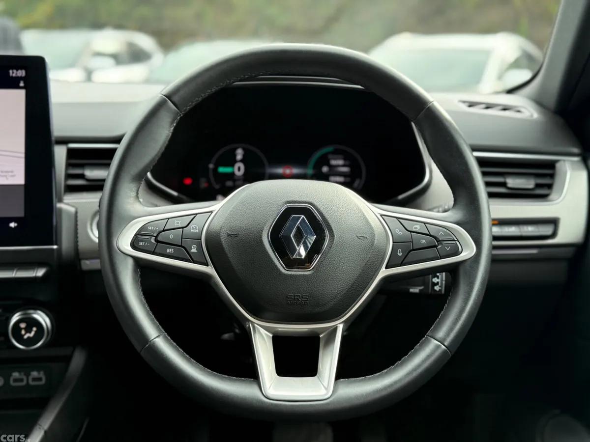 Renault Arkana Hatchback, Petrol Hybrid, 2025, White