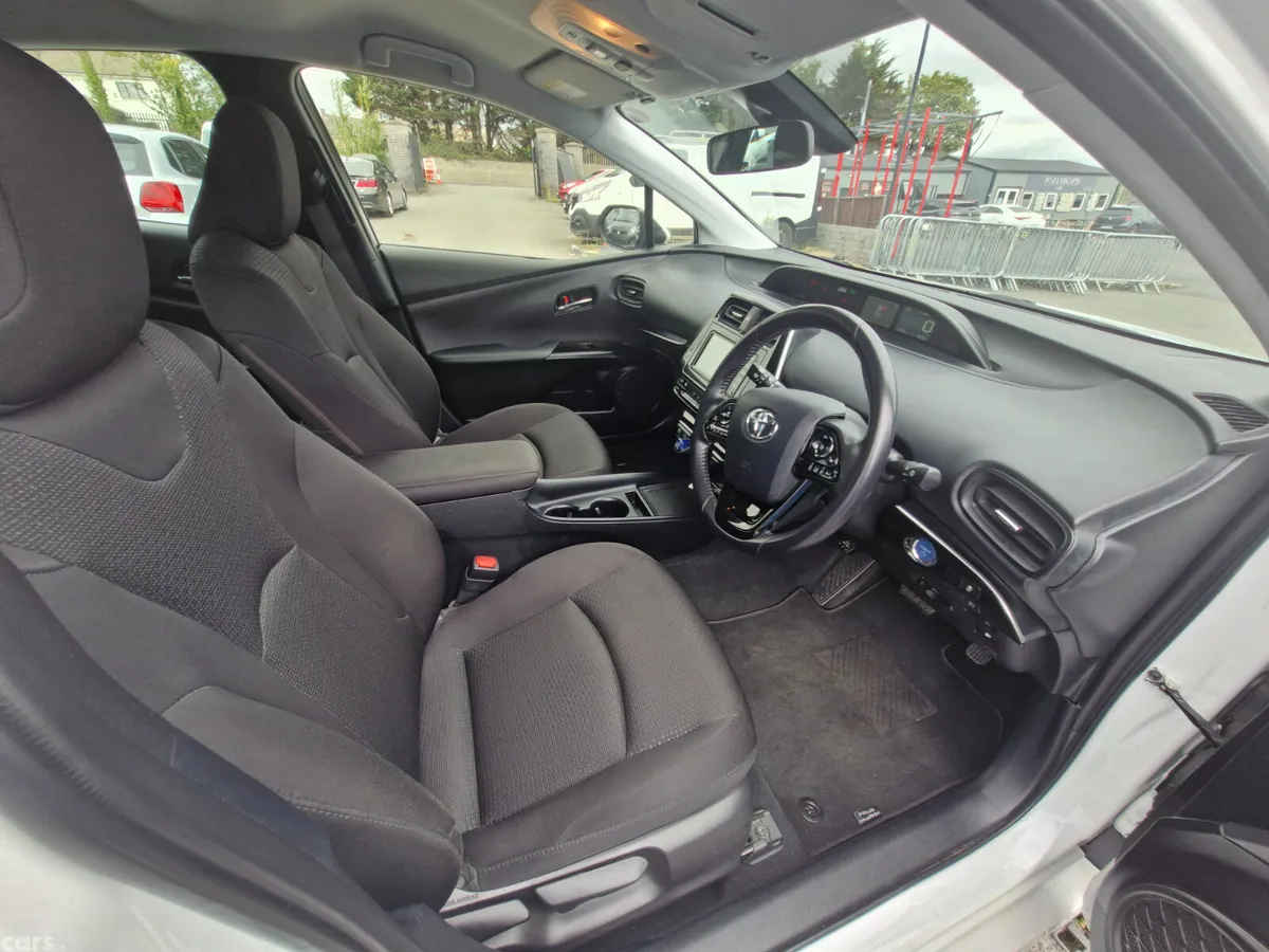 Toyota Prius Hatchback, Petrol Hybrid, 2021, White