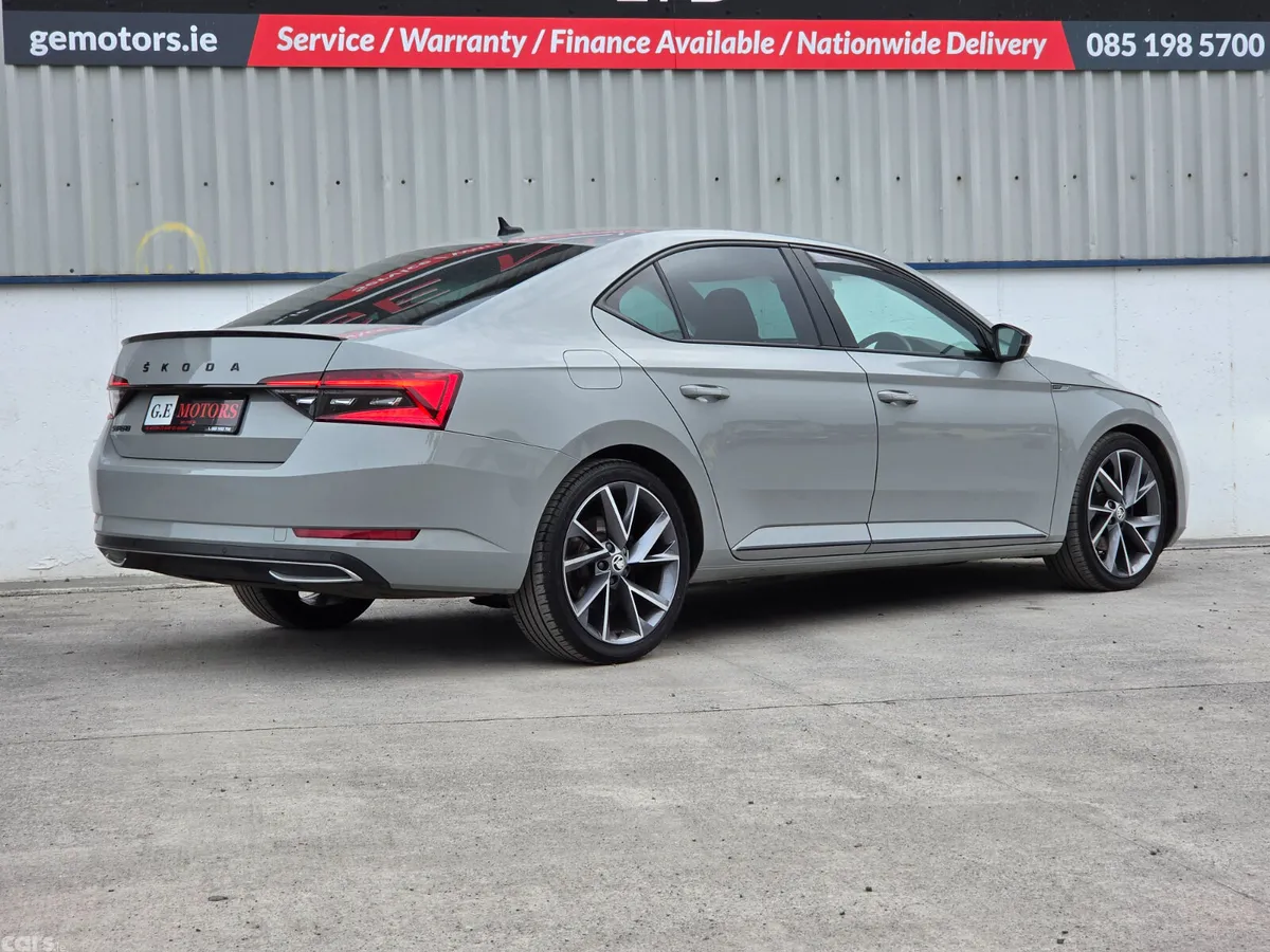 Skoda Superb Hatchback, Diesel, 2022, Grey