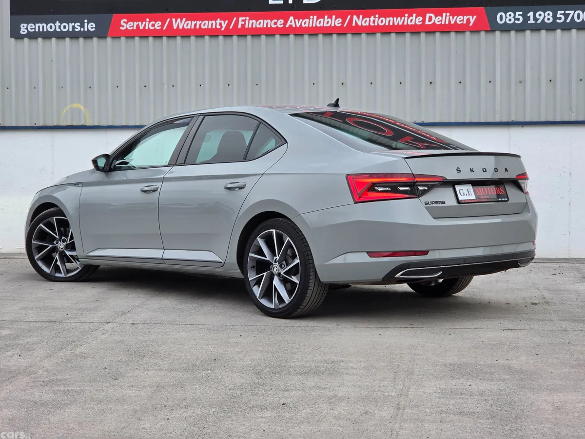 Skoda Superb Hatchback, Diesel, 2022, Grey