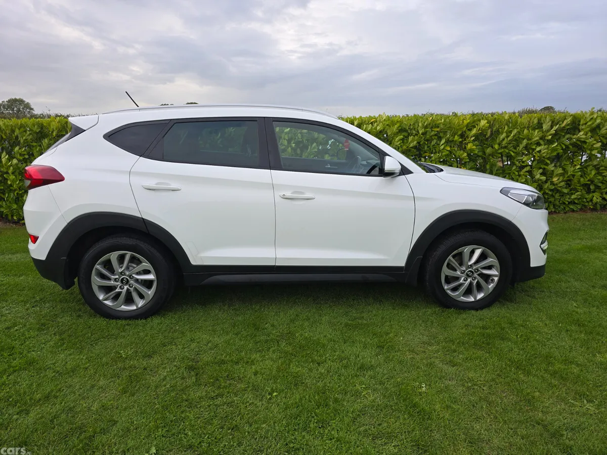 Hyundai Tucson SUV, Diesel, 2016, White