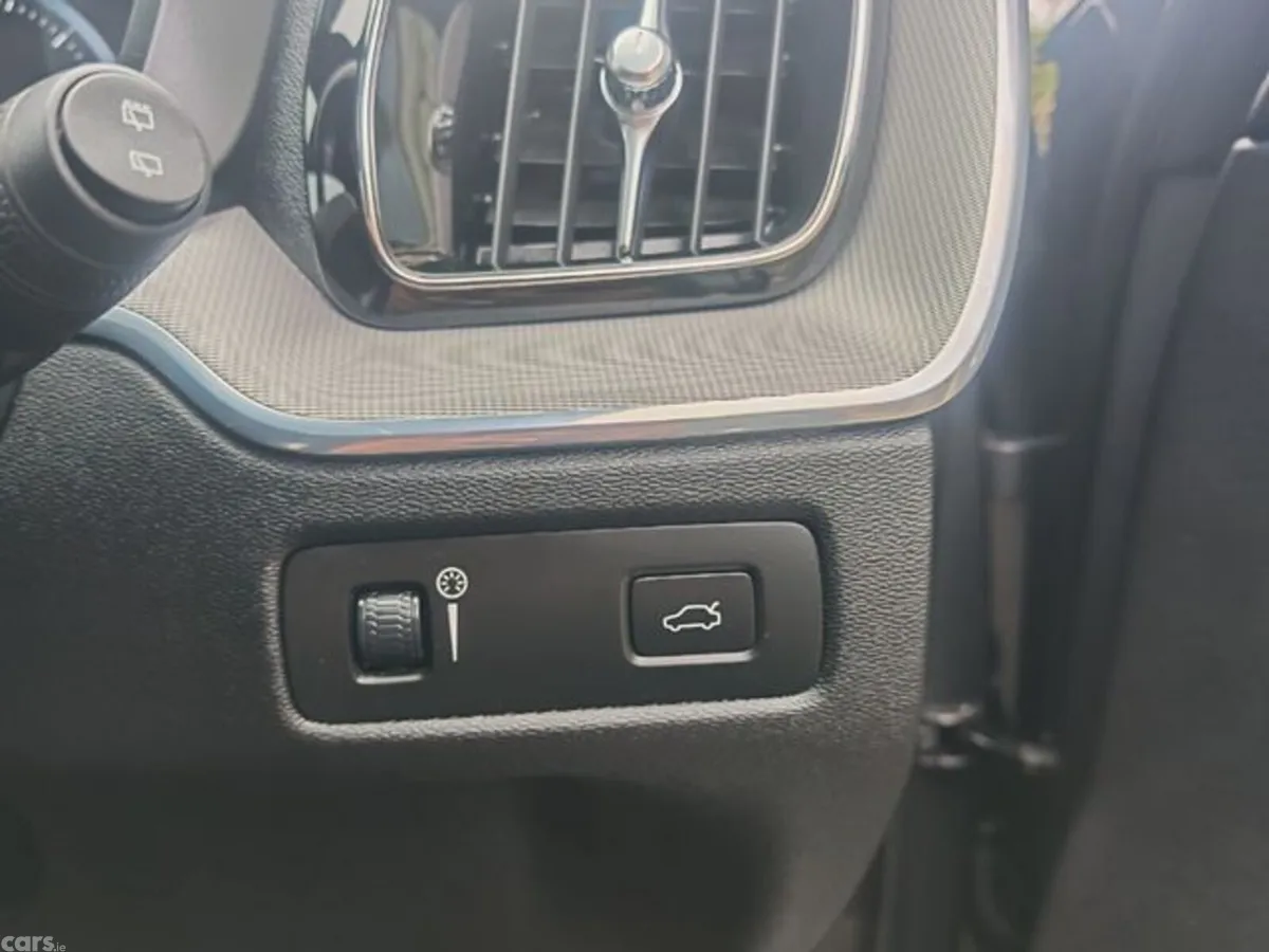 Volvo XC60 Estate, Diesel, 2020, Grey