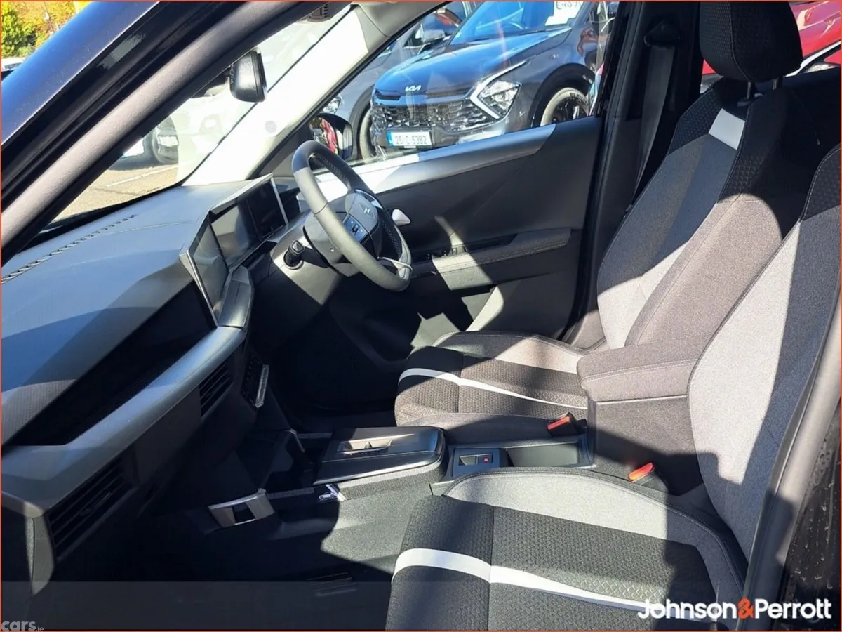 Opel Frontera SUV, Petrol Hybrid, 2026, Black