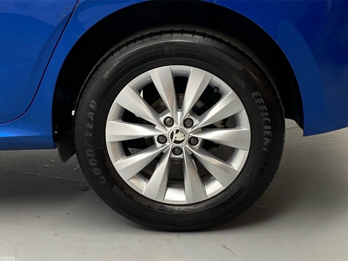 Skoda Kamiq Hatchback, Petrol, 2022, Blue