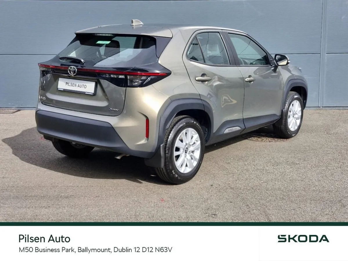 Toyota Yaris Cross Hatchback, Petrol Hybrid, 2025, Green