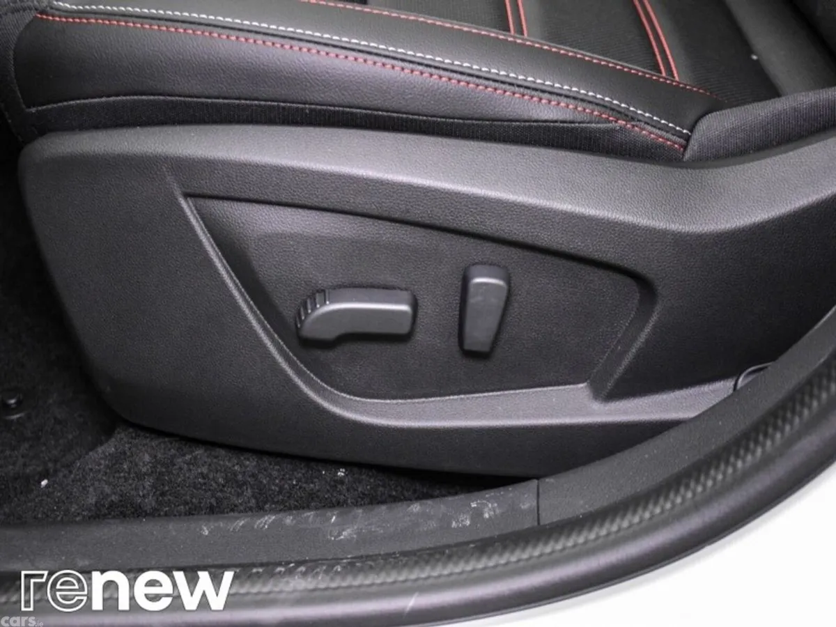Renault Arkana Hatchback, Petrol, 2023, White