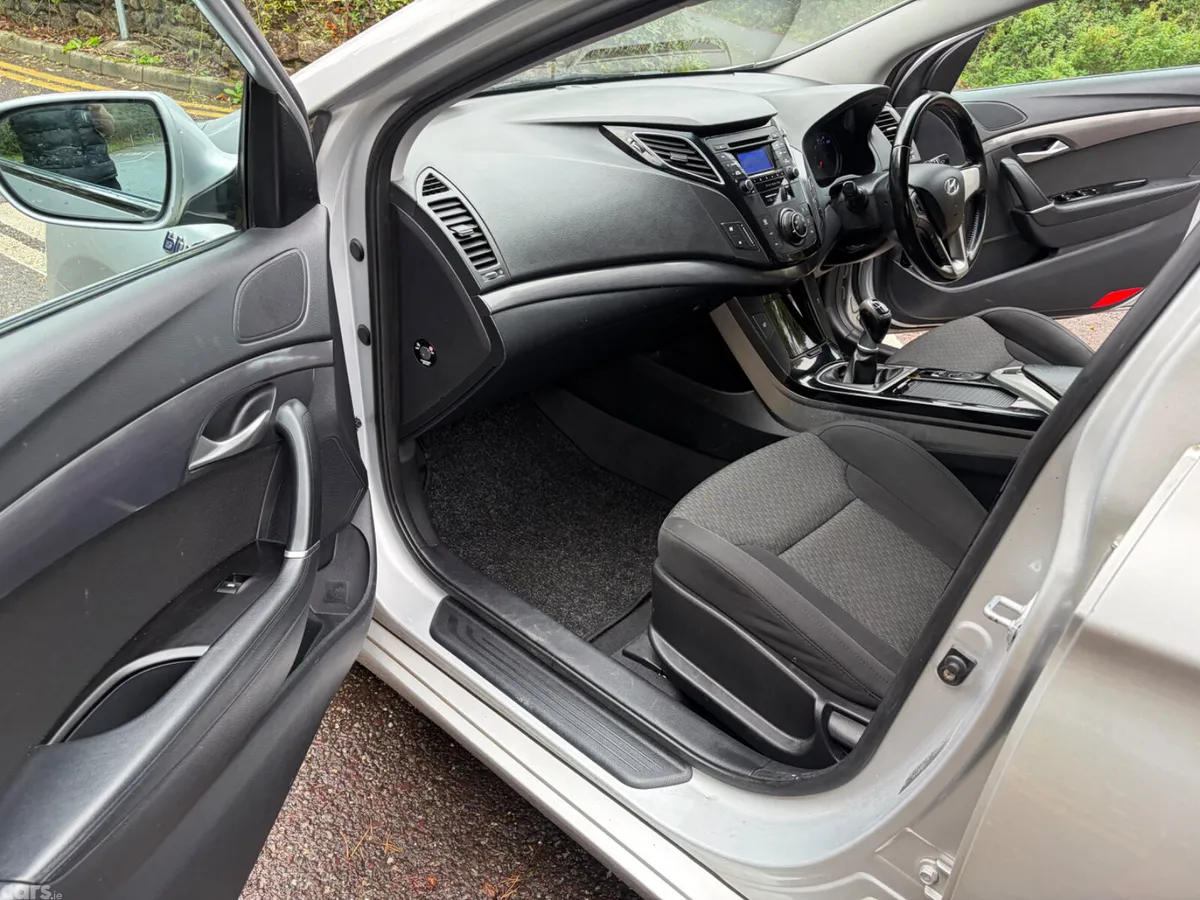 Hyundai i40 Saloon, Diesel, 2015, Silver