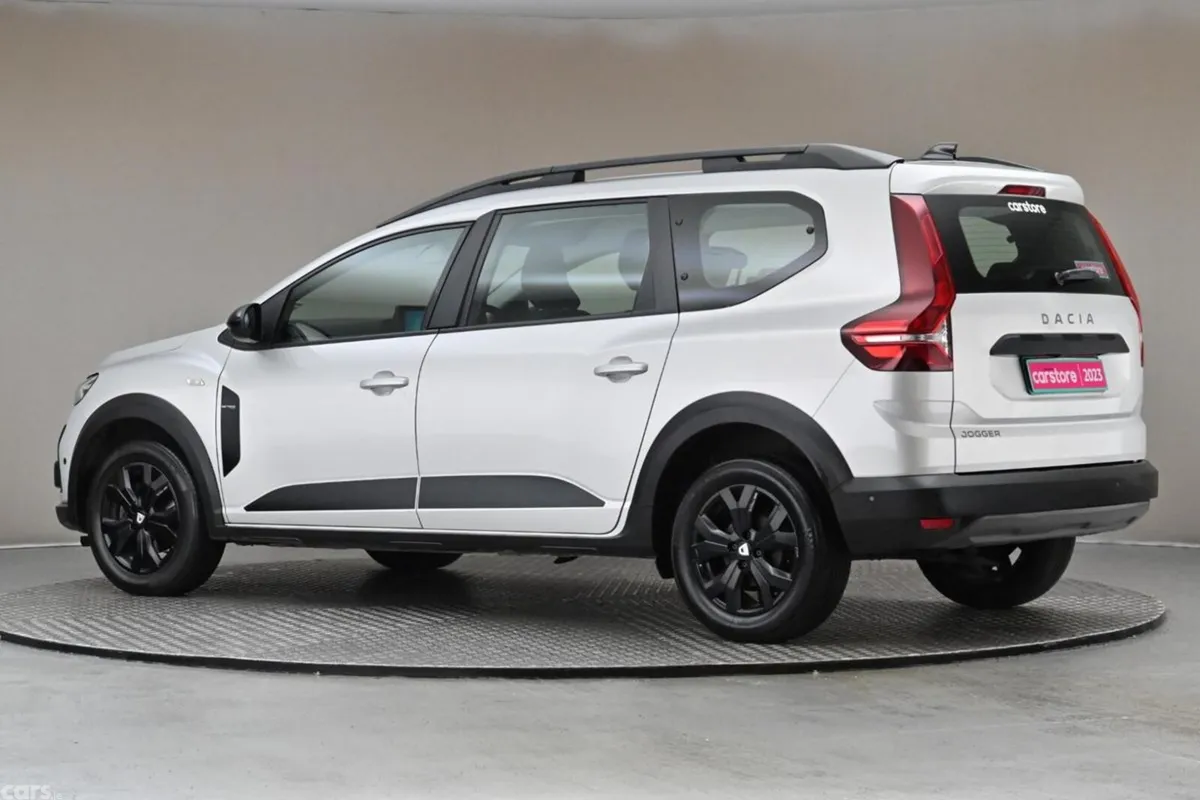 Dacia Jogger MPV, Petrol, 2023, Grey