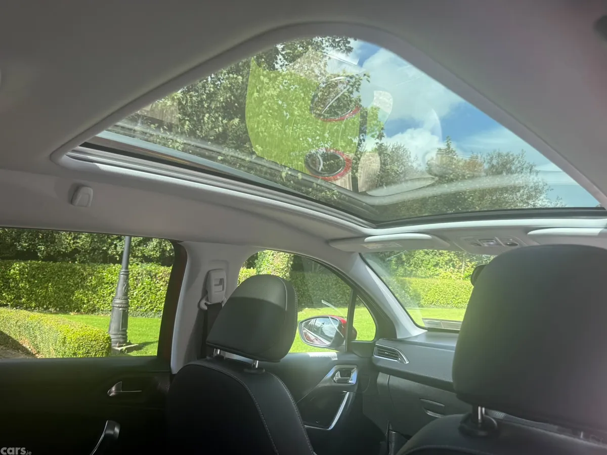 Peugeot 2008 SUV, Petrol, 2016, Red