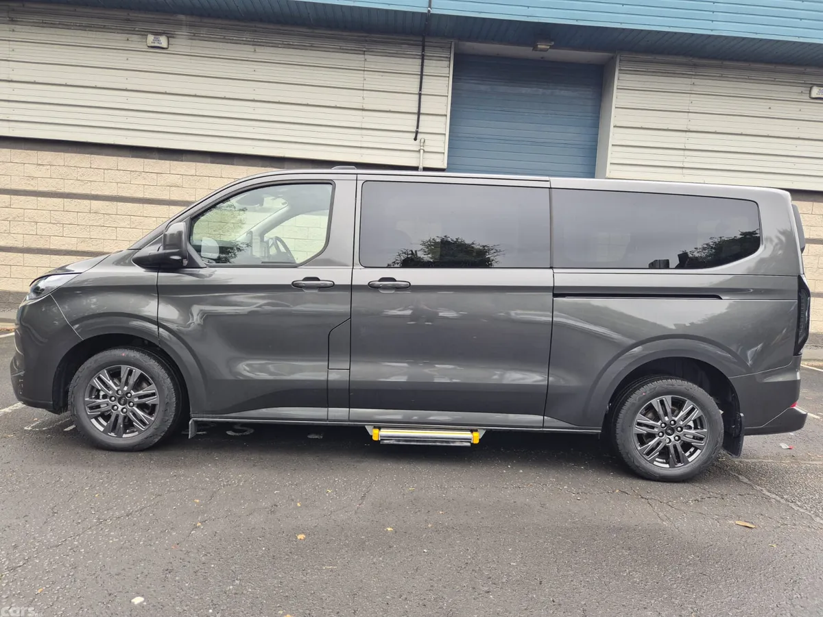 Ford Tourneo Custom Van, Petrol Plug-in Hybrid, 2026, Grey