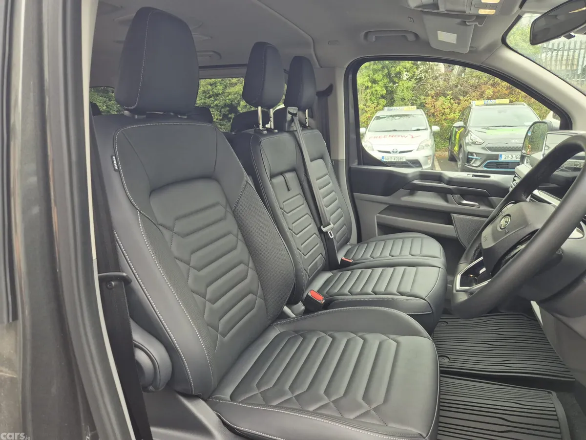 Ford Tourneo Custom Van, Petrol Plug-in Hybrid, 2026, Grey