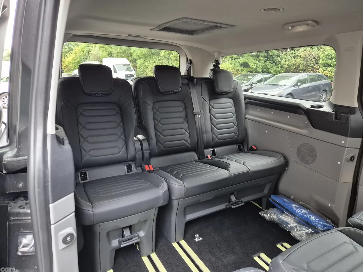 Ford Tourneo Custom Van, Petrol Plug-in Hybrid, 2026, Grey