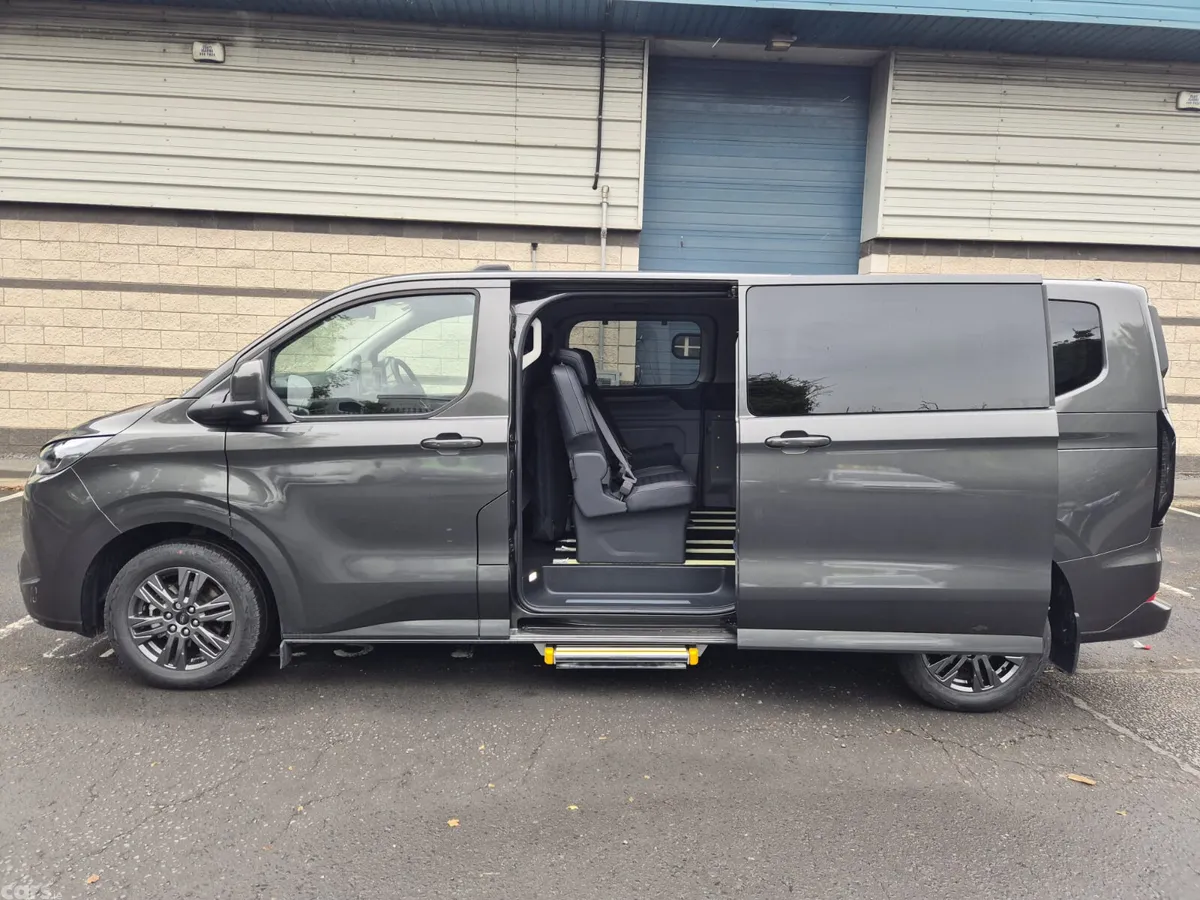 Ford Tourneo Custom Van, Petrol Plug-in Hybrid, 2026, Grey
