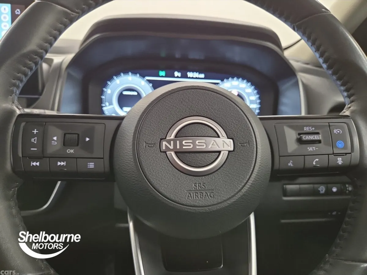 Nissan Qashqai Hatchback, Petrol, 2024, Grey