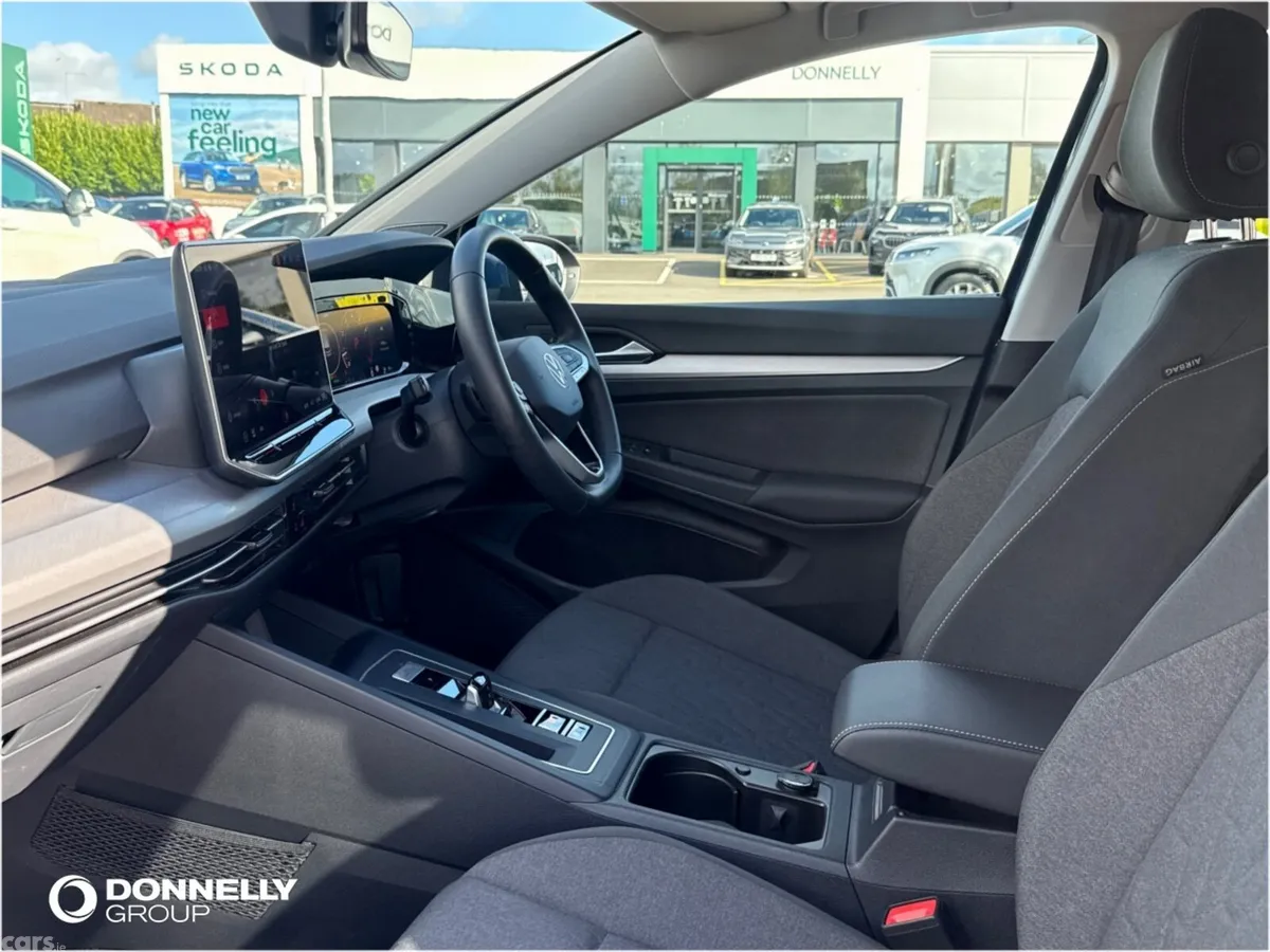 Volkswagen Golf Hatchback, Petrol, 2025, Blue