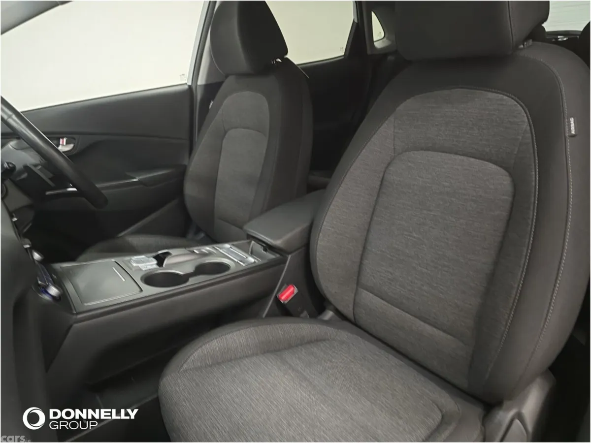 Hyundai KONA Hatchback, Electric, 2021, White