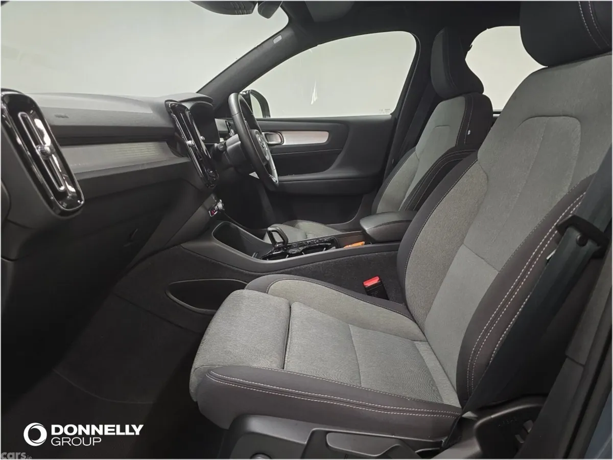 Volvo XC40 SUV, Petrol Hybrid, 2023, Grey