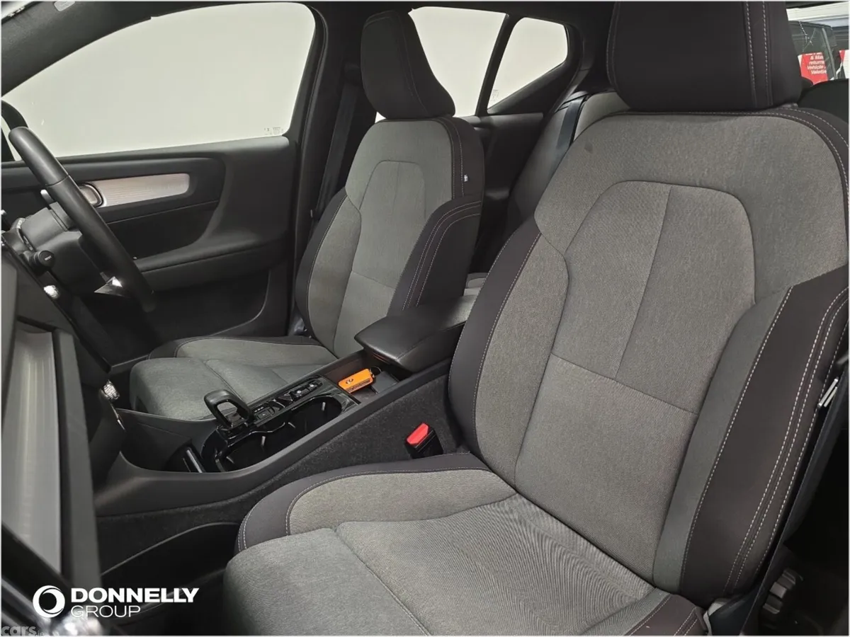Volvo XC40 SUV, Petrol Hybrid, 2023, Grey