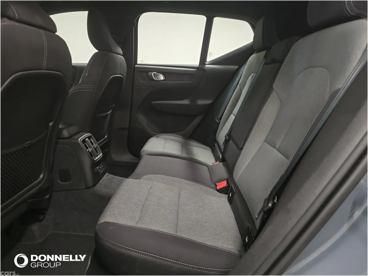 Volvo XC40 SUV, Petrol Hybrid, 2023, Grey