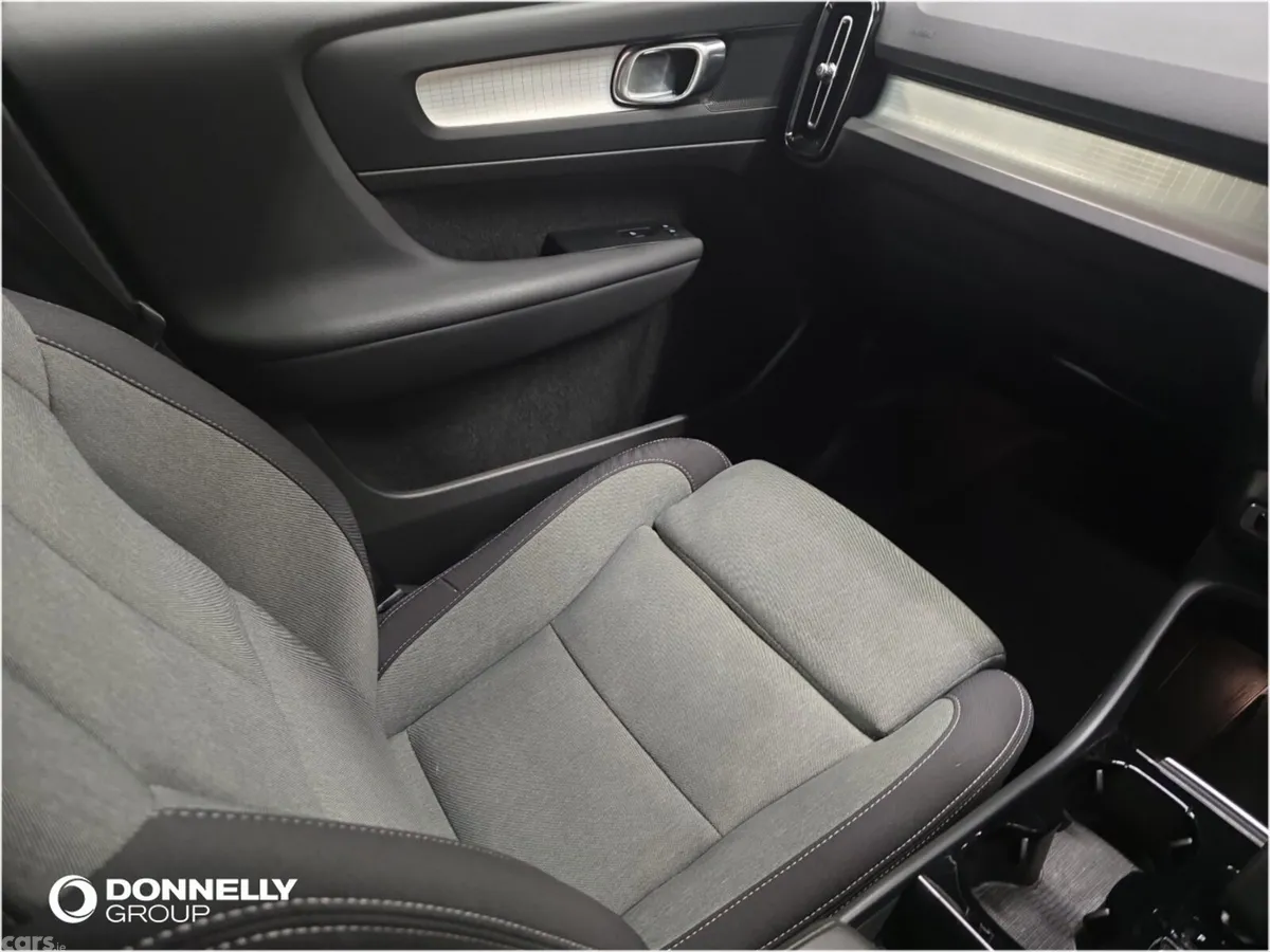 Volvo XC40 SUV, Petrol Hybrid, 2023, Grey