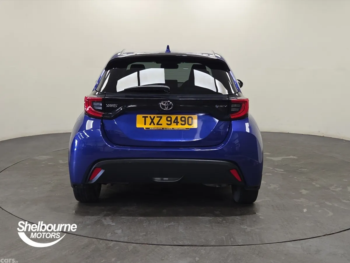 Toyota Yaris Hatchback, Petrol Hybrid, 2024, Blue