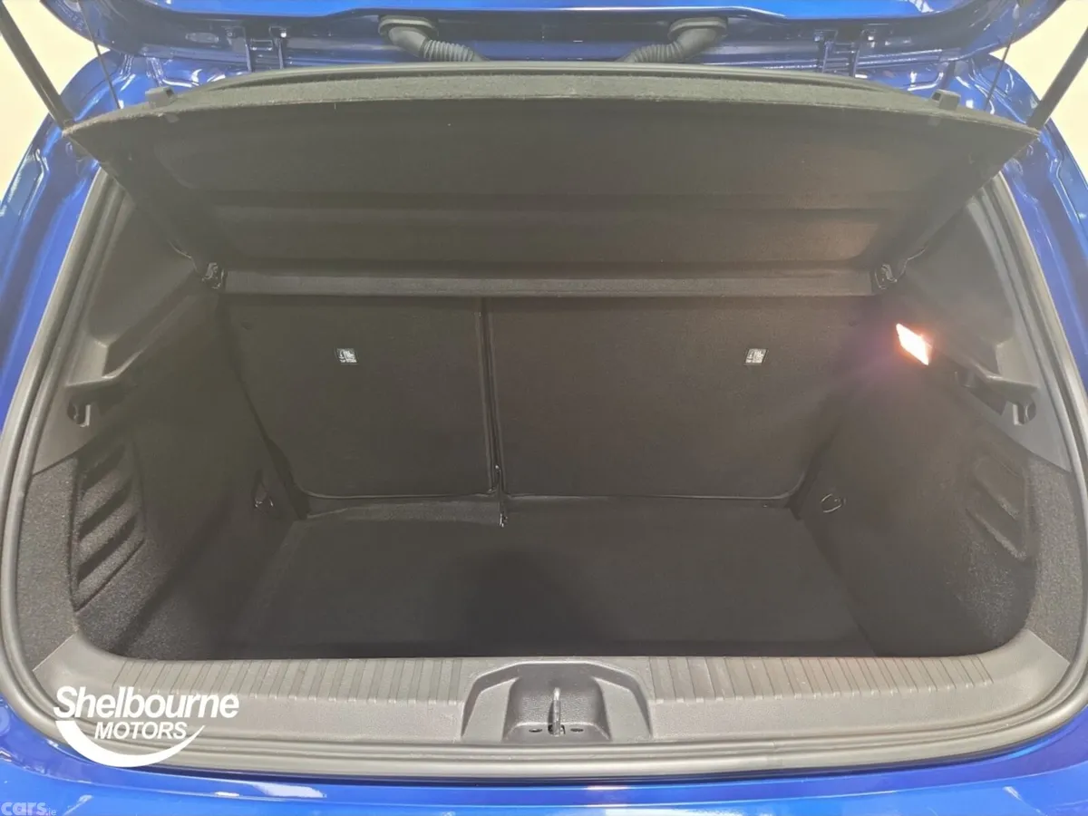 Renault Clio Hatchback, Petrol, 2023, Blue