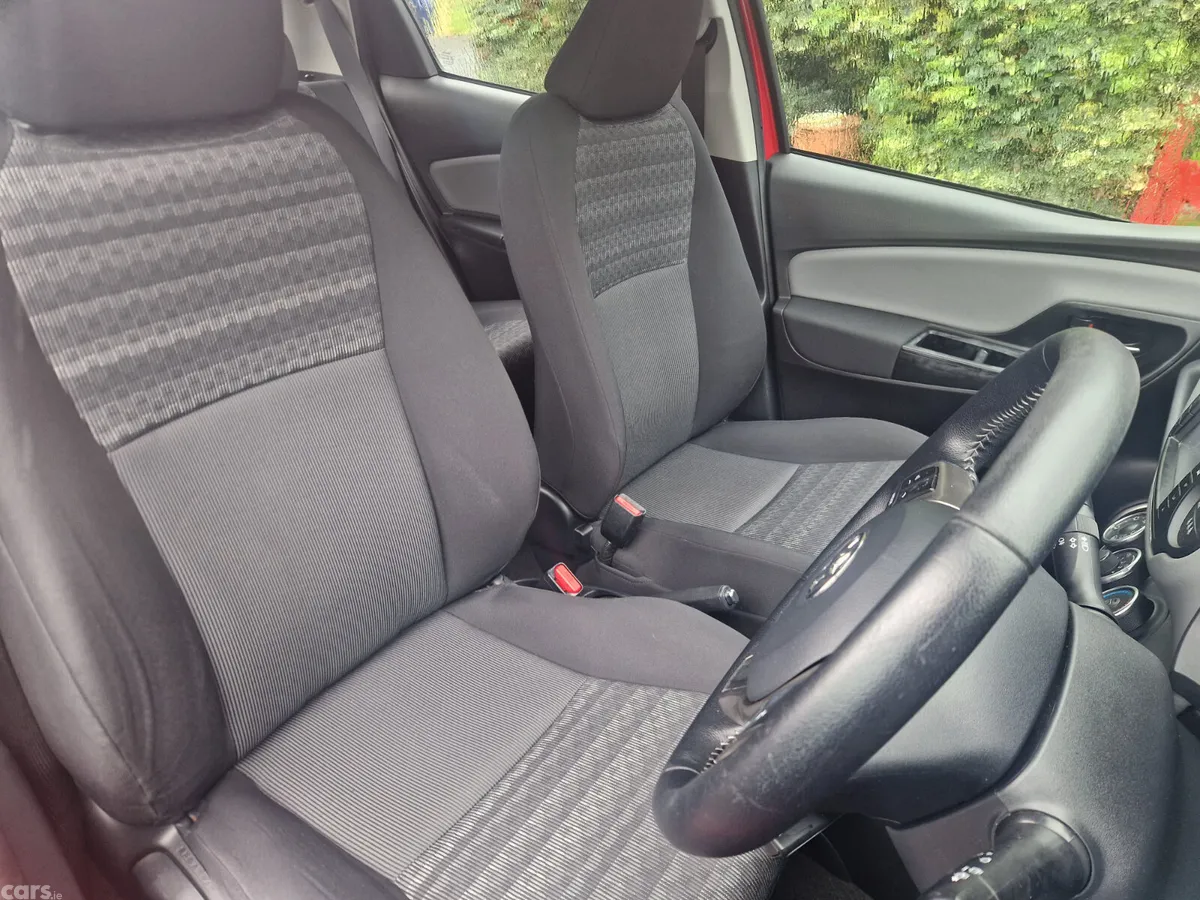 Toyota Yaris Hatchback, Petrol, 2016, Red