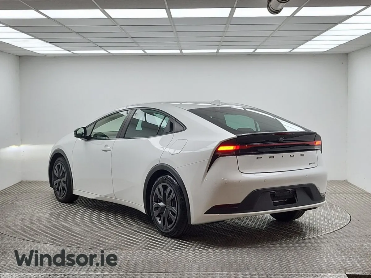 Toyota Prius Hatchback, Petrol Hybrid, 2023, White