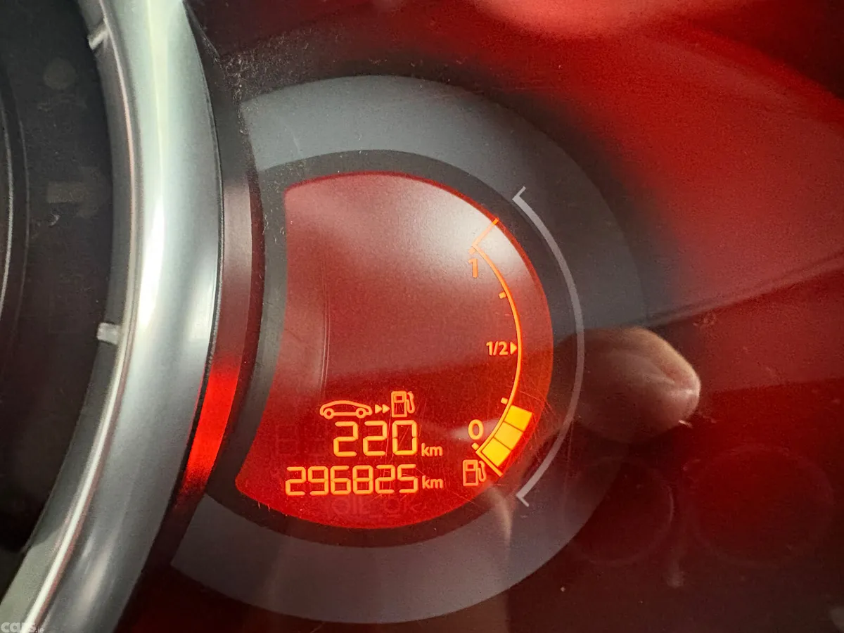 Citroen DS 3 Hatchback, Diesel, 2011, Red