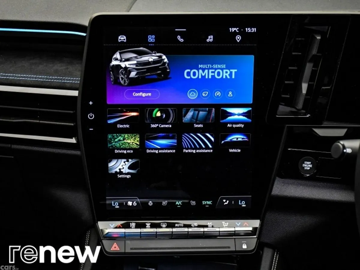 Renault Austral SUV, Petrol Hybrid, 2024, Red
