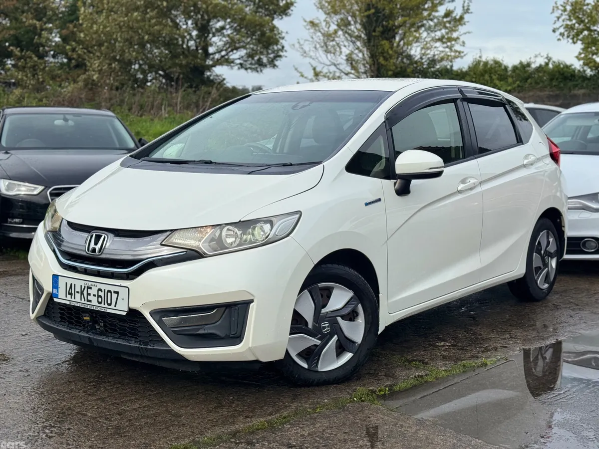 Honda Fit Hatchback, Petrol Hybrid, 2014, White