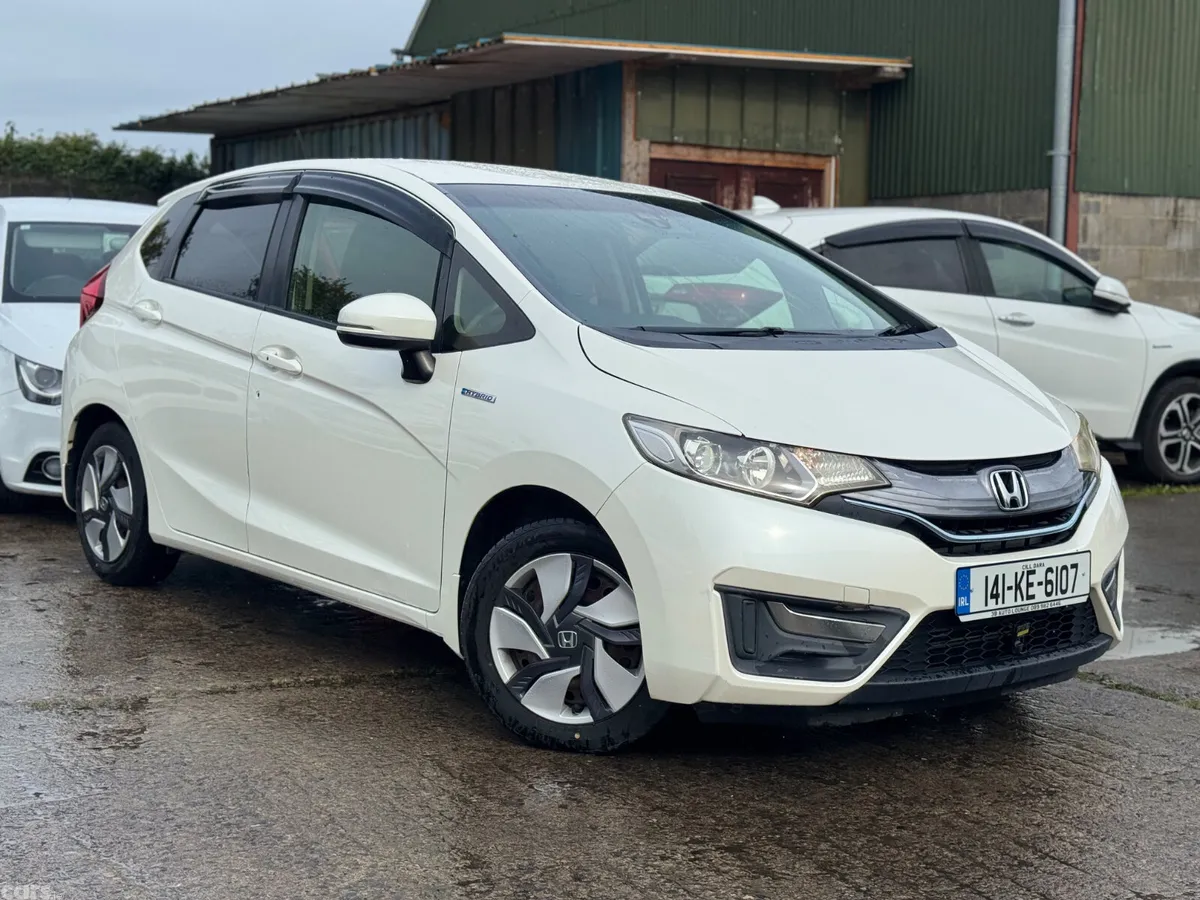 Honda Fit Hatchback, Petrol Hybrid, 2014, White