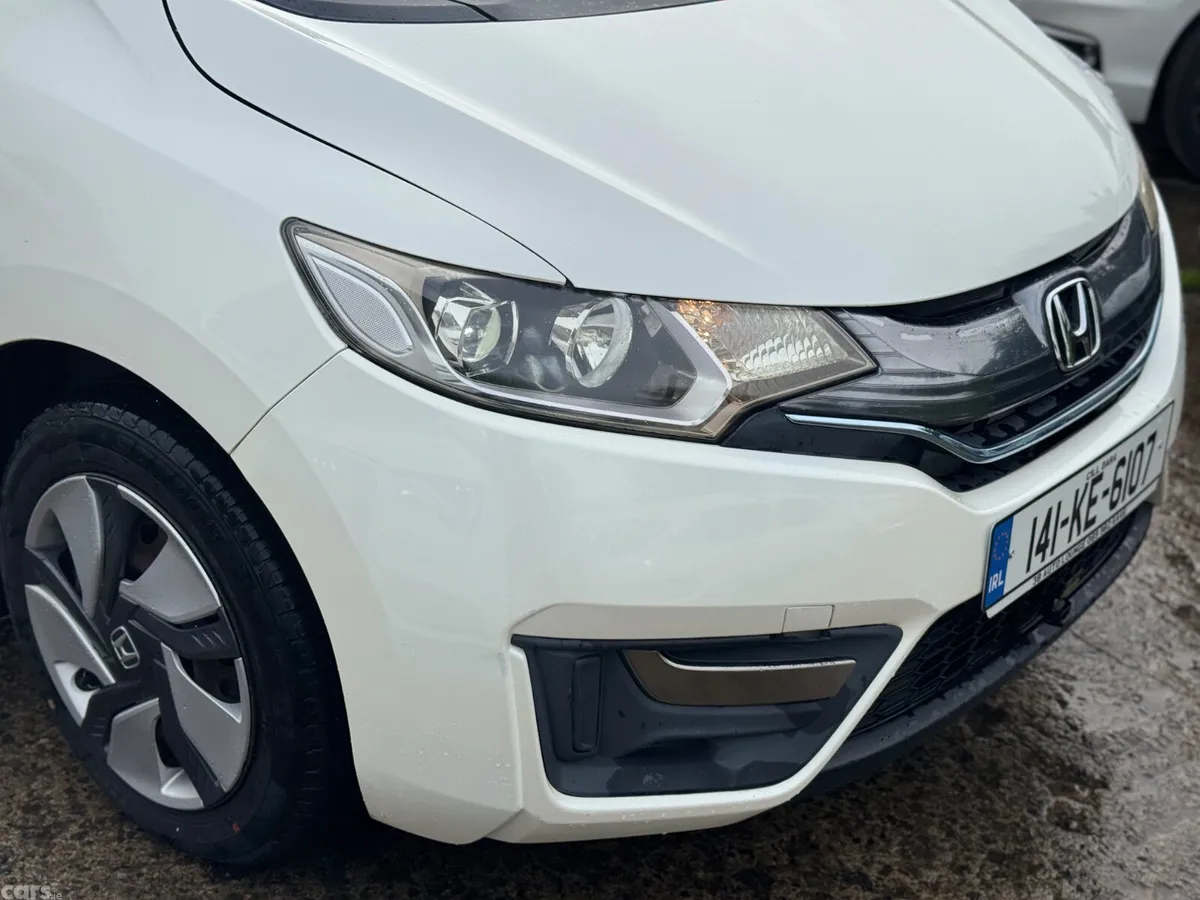 Honda Fit Hatchback, Petrol Hybrid, 2014, White
