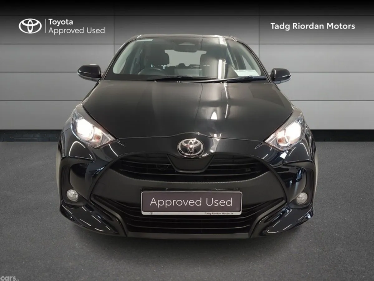 Toyota Yaris Hatchback, Petrol Hybrid, 2024, Black