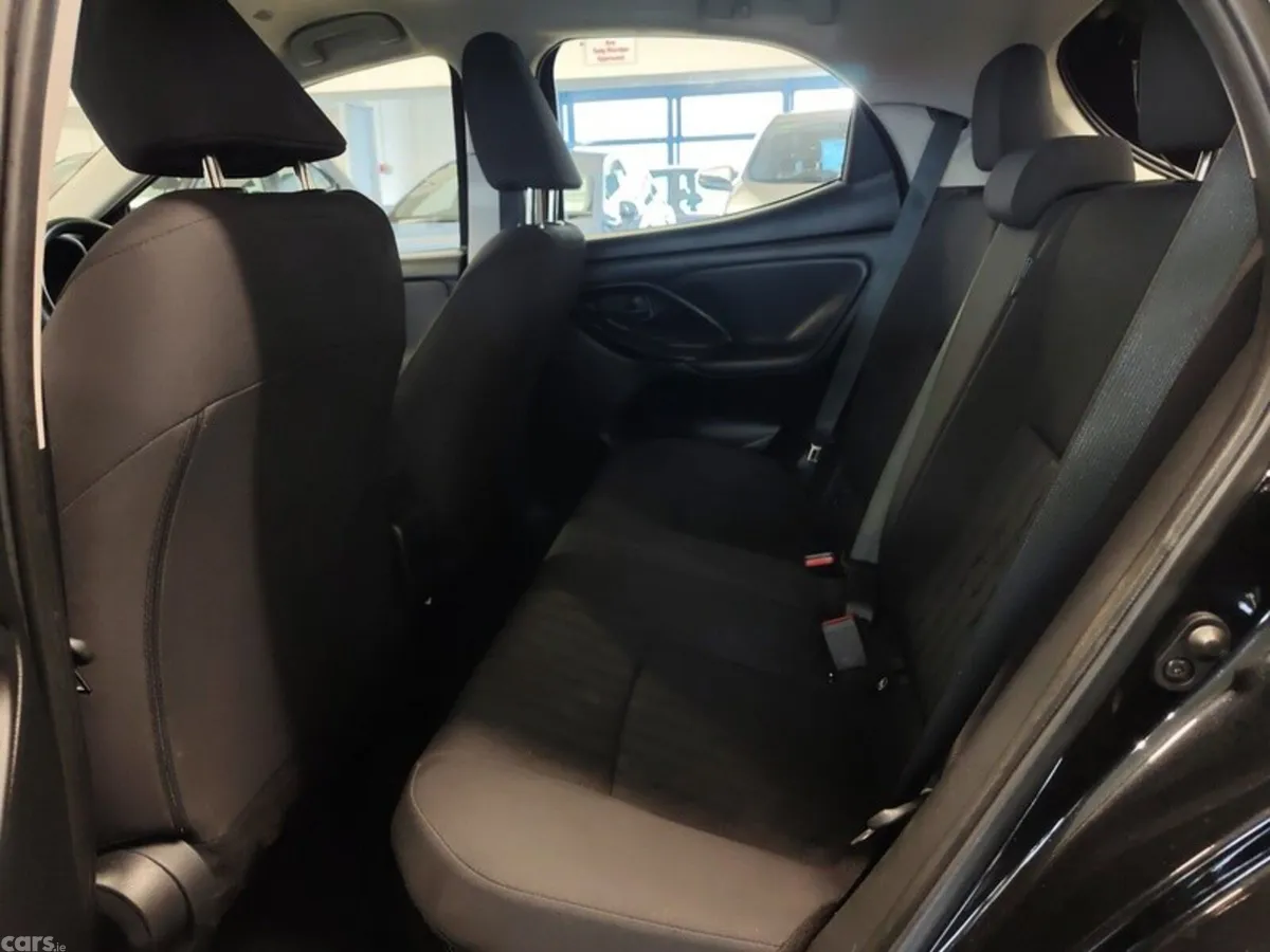 Toyota Yaris Hatchback, Petrol Hybrid, 2024, Black