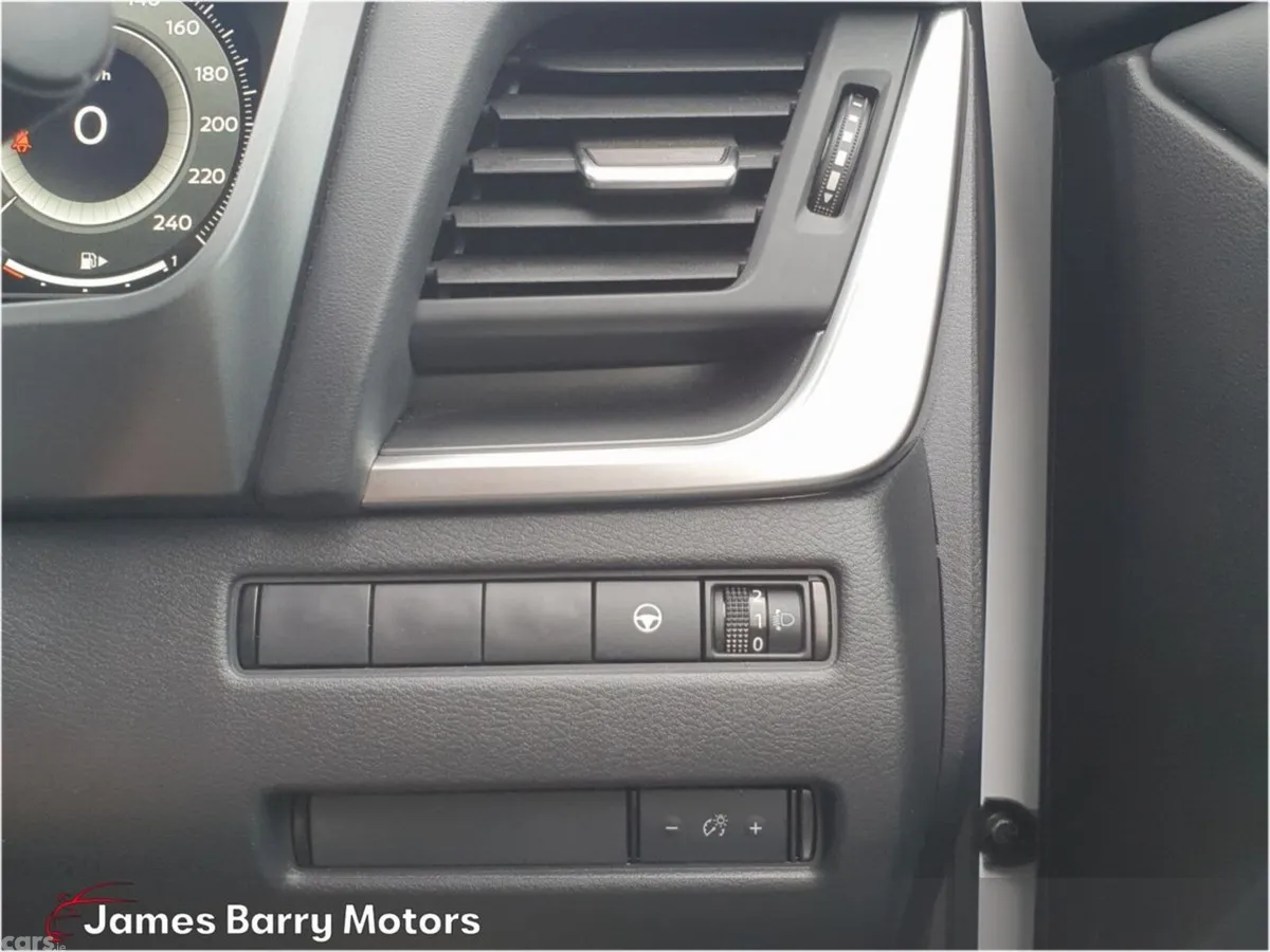 Nissan Qashqai MPV, Petrol Hybrid, 2026, White