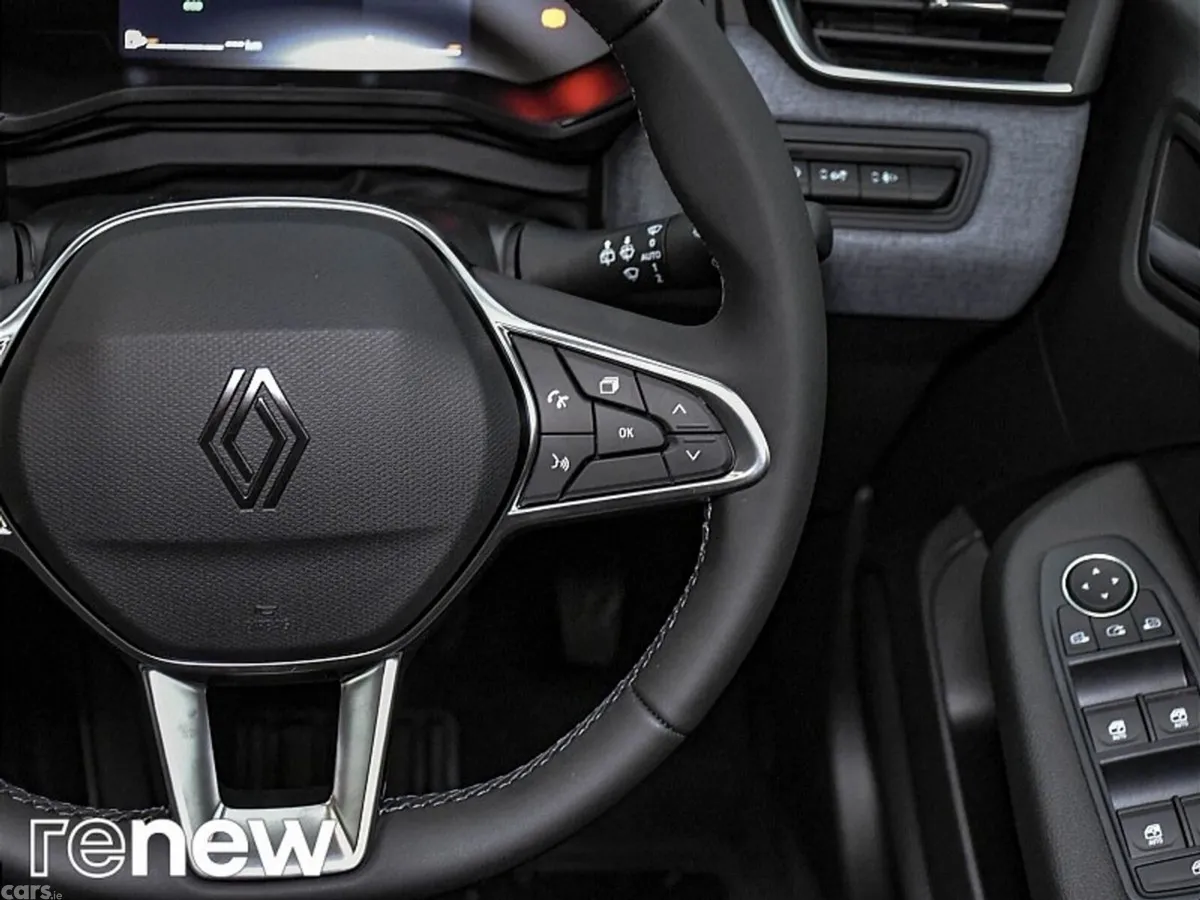 Renault Clio Hatchback, Petrol, 2024, Grey