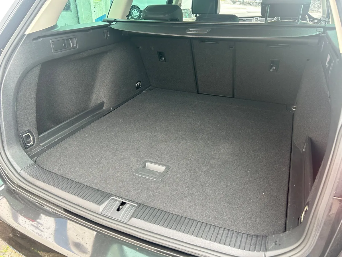 Volkswagen Passat Estate, Diesel, 2018, Grey