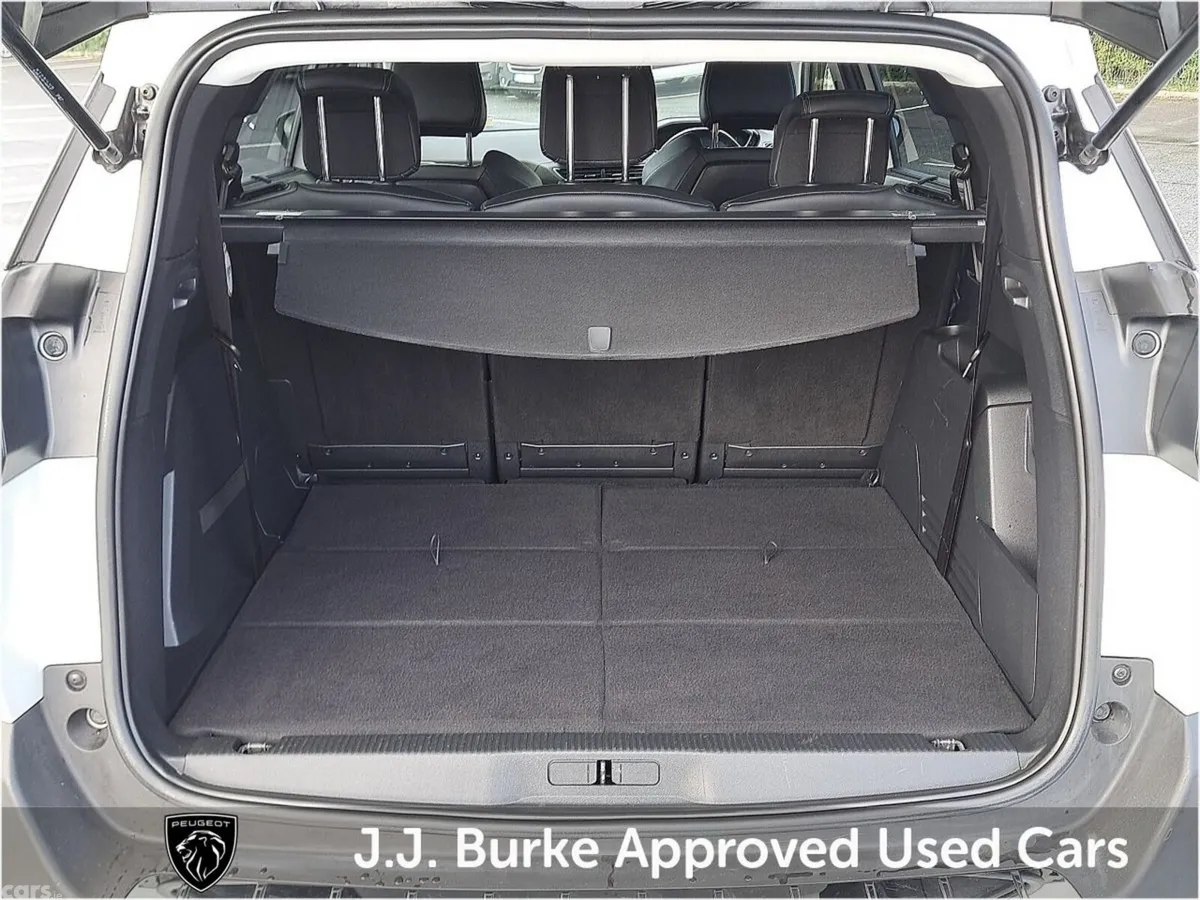 Peugeot 5008 SUV, Diesel, 2022, White