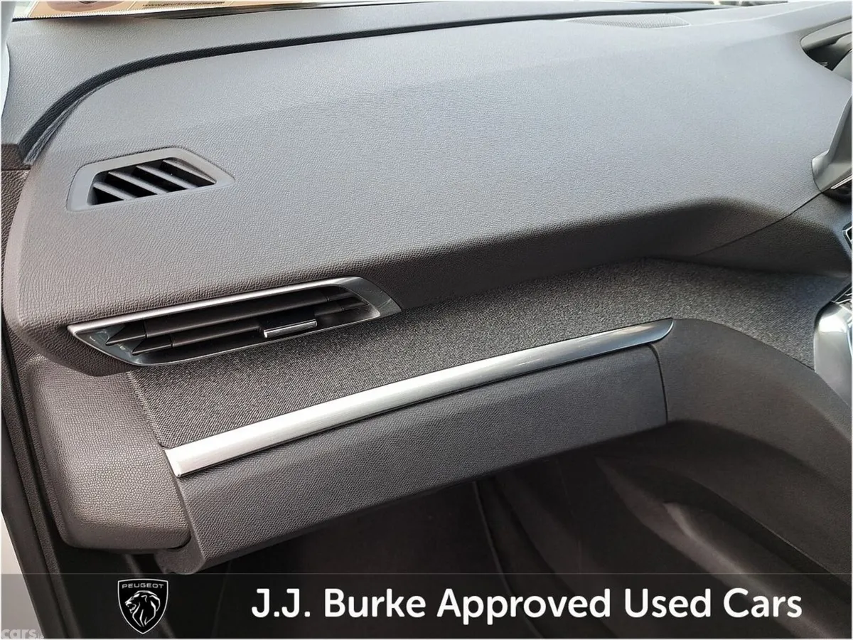 Peugeot 5008 SUV, Diesel, 2022, White