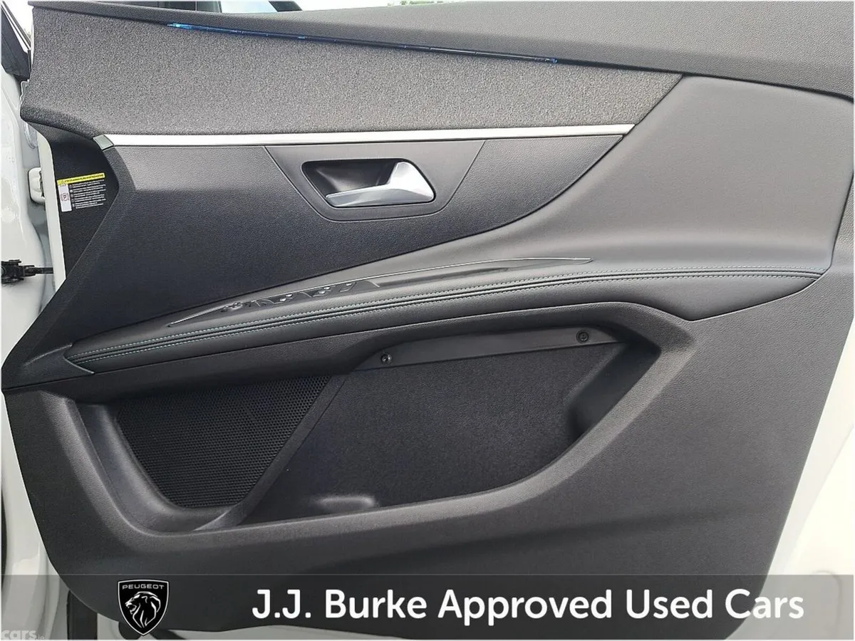 Peugeot 5008 SUV, Diesel, 2022, White