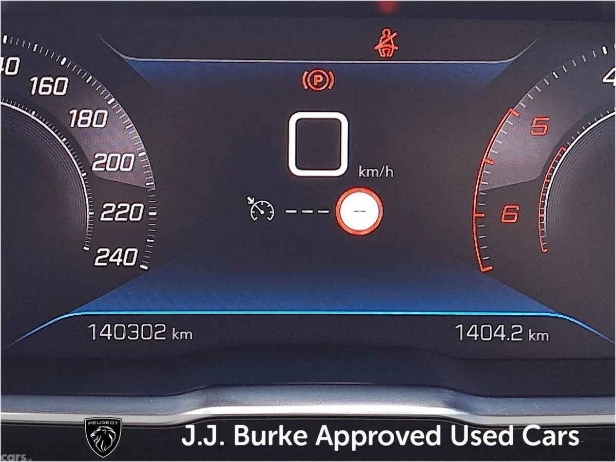 Peugeot 5008 SUV, Diesel, 2022, White