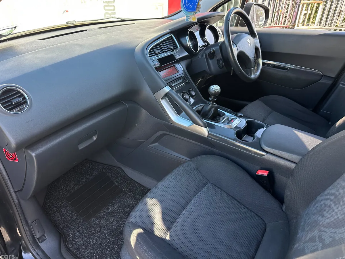 Peugeot 3008 Hatchback, Diesel, 2011, Black