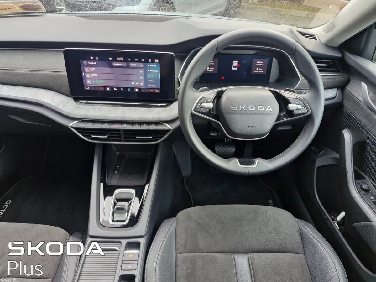 Skoda Octavia Saloon, Petrol, 2026, Grey